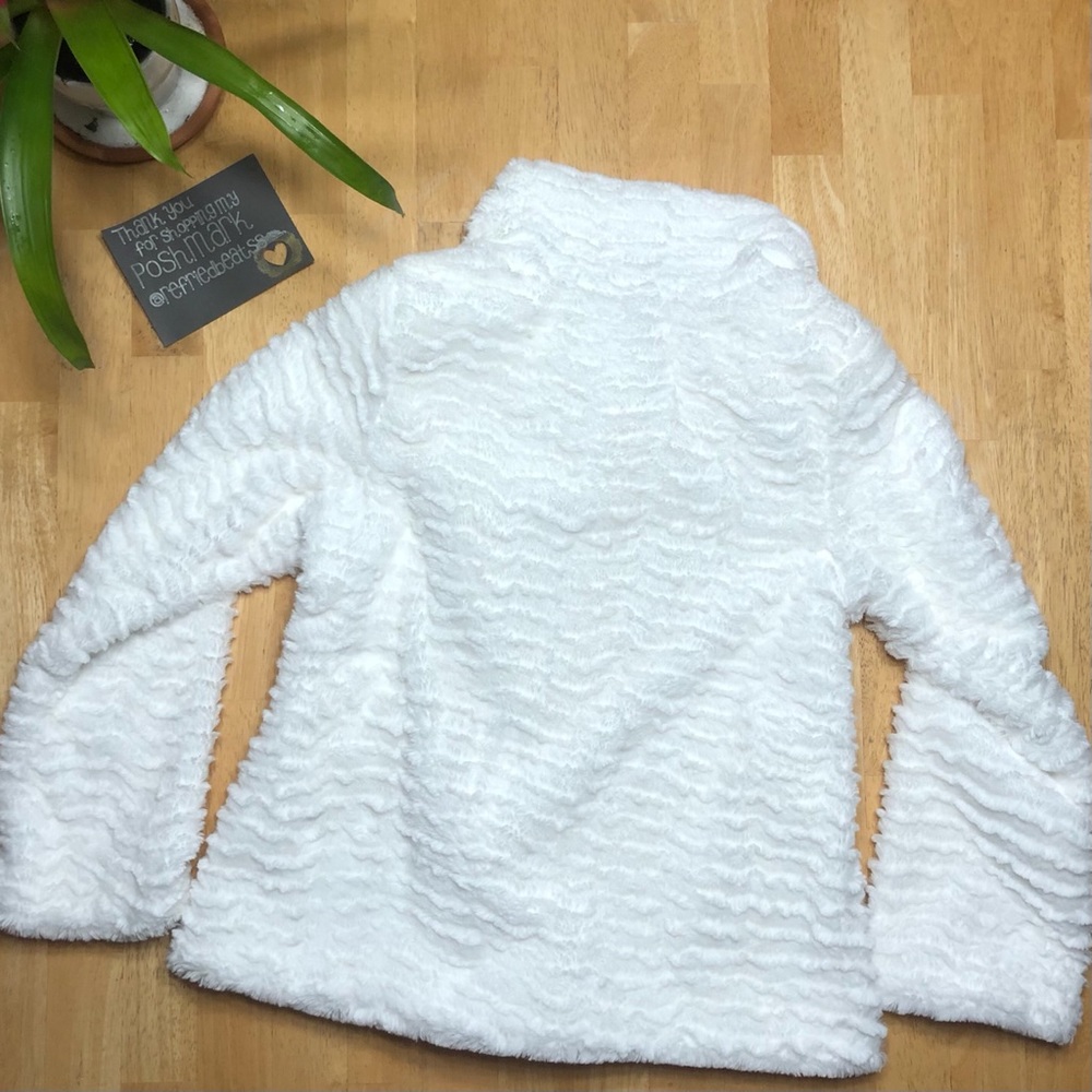 ✨ PATAGONIA WHITE FLUFFY JACKET - Picture 5 of 11